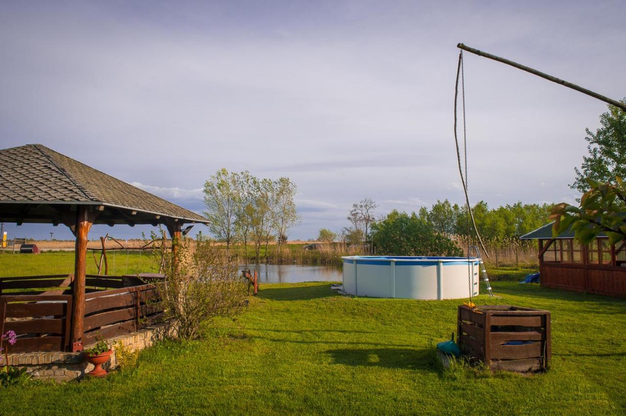 Villa Etno Salas - Etno Ranch - Seosko Turisticko Domacinstvo à Palić Extérieur photo